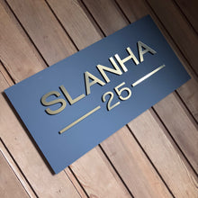 Laden Sie das Bild in den Galerie-Viewer, Modern Extra Large Three-Dimensional House Name / Address Sign - 60 x 30 cm